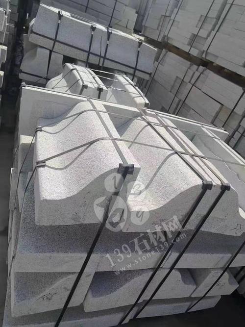 自有礦山,為集礦山開采,產(chǎn)品設(shè)計加工,銷售為一體的綜合性石材企業(yè)